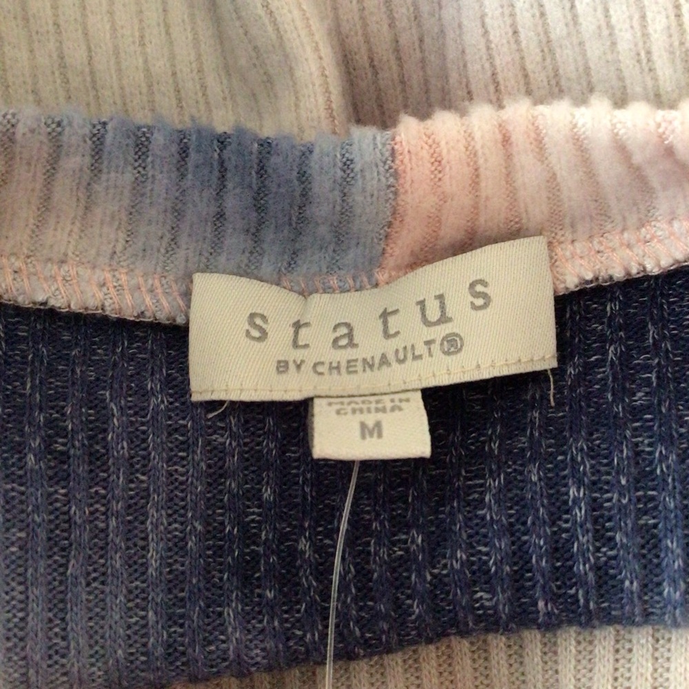 Status by Chenault Blue and Blush Tie Dye Puff Sleeve Pullover Top Medium - Picture 10 of 12